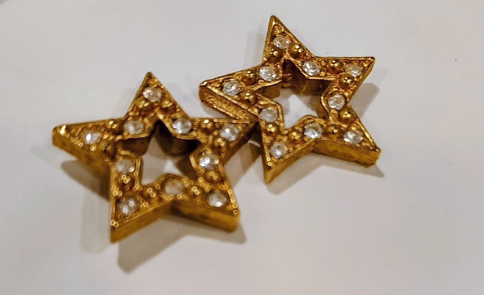 Vintage 1994 AVON Gold Tone Star Clear Rhinestone Stud Pierced Earrings - Thumbnail 3