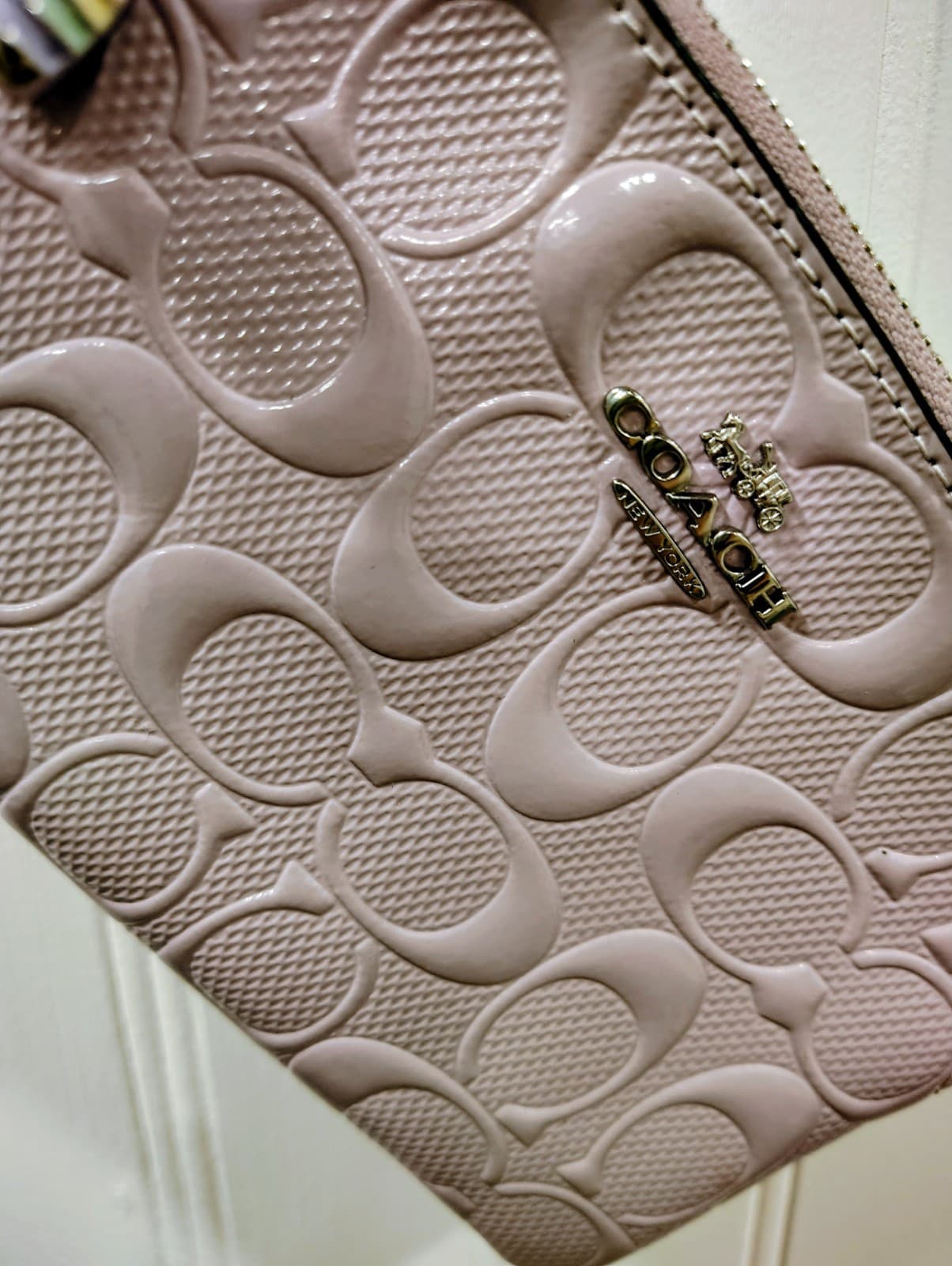 NWOT Coach Corner Zip Wristlet Signature Patent Leather Heart Charm Lavender - Thumbnail 2