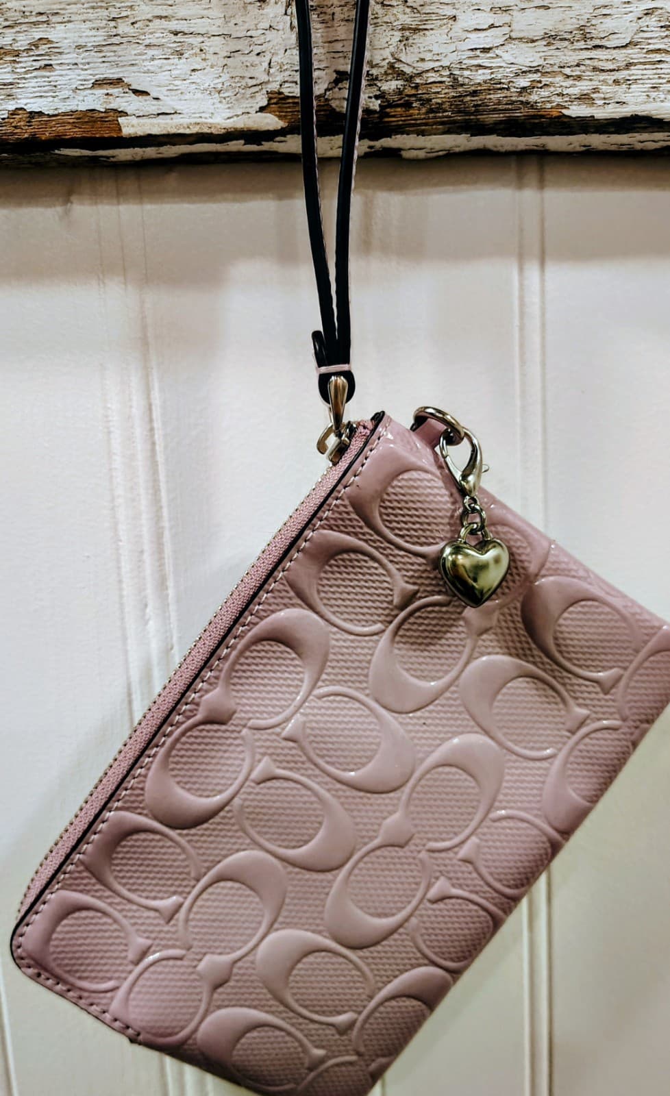 NWOT Coach Corner Zip Wristlet Signature Patent Leather Heart Charm Lavender - Thumbnail 4