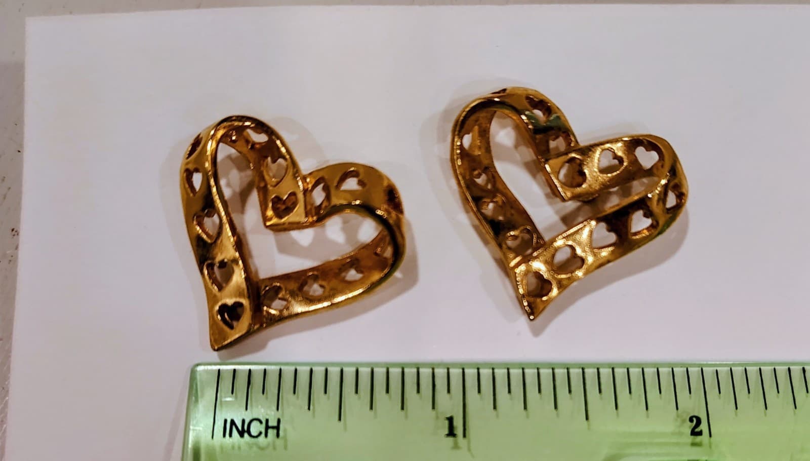 Vintage AVON Hearts Earrings Gold Tone Pierced Posts Border Hearts 1995 - Thumbnail 7