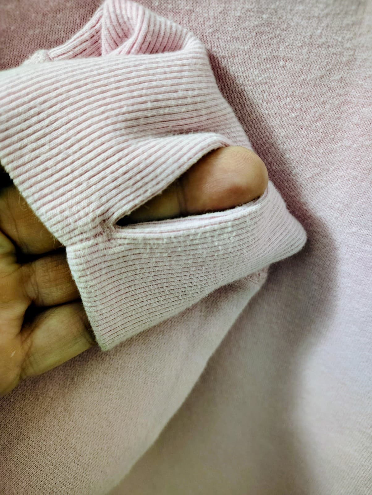 Tek Gear Ultrasoft Fleece Sweatshirt, Light Pink, thumbholes, Size M - Thumbnail 3