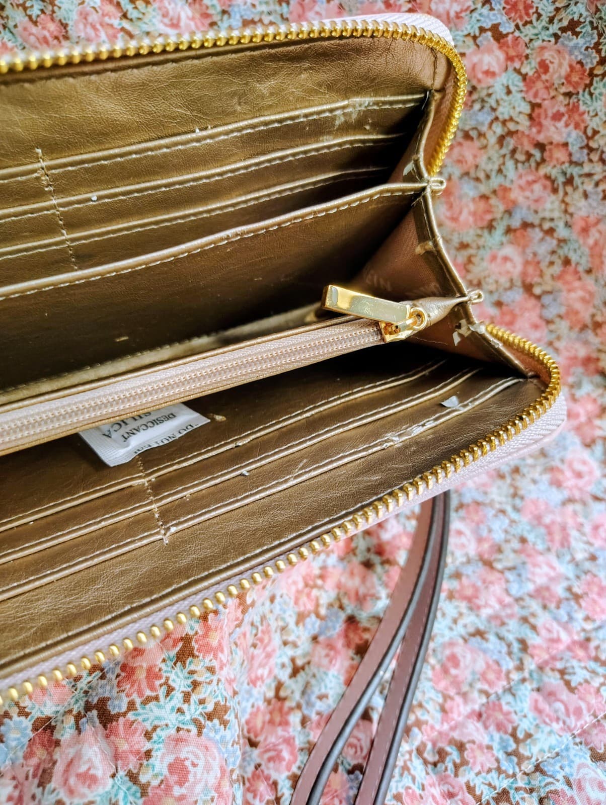 NWOT Anne Klein Pink Zip Around Pebbled Leather Wallet Gold Bow Buckle Wristlet - Thumbnail 8