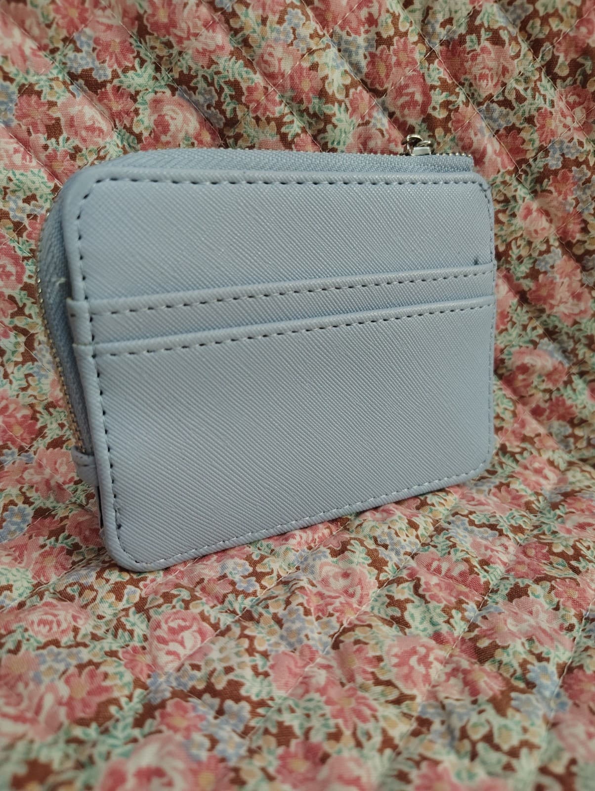 NWOT light blue card case wallet, Steve Madden, zipper pull - Thumbnail 3