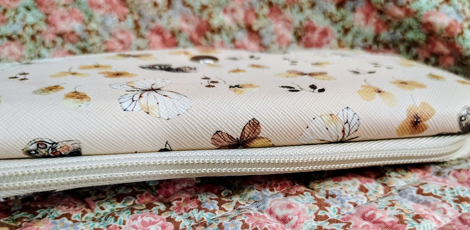 NWOT Cream Floral Wallet Wristlet - Thumbnail 5