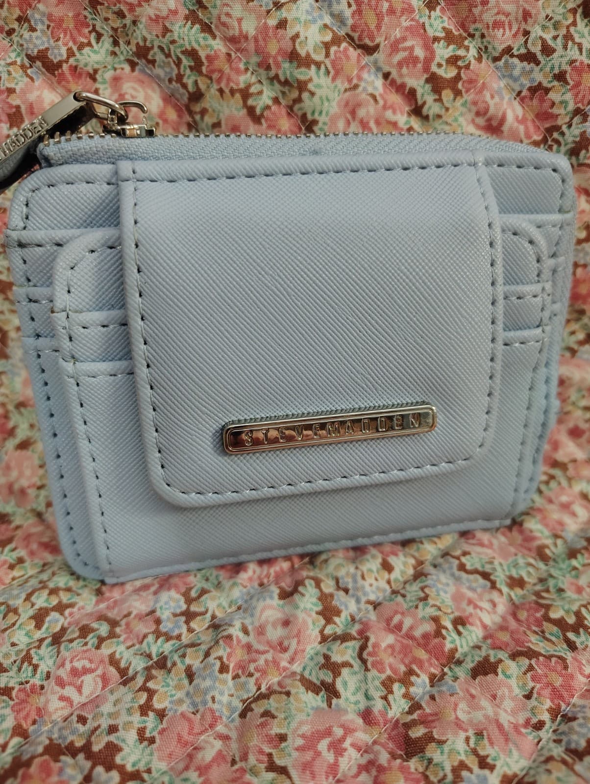 NWOT light blue card case wallet, Steve Madden, zipper pull - Thumbnail 2