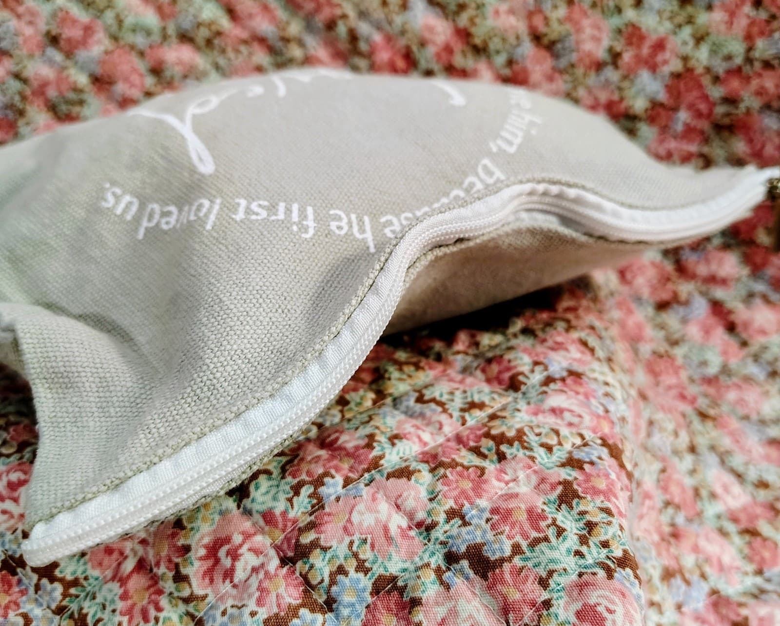 canvas Makeup bag, white script, Bible verse - Thumbnail 3