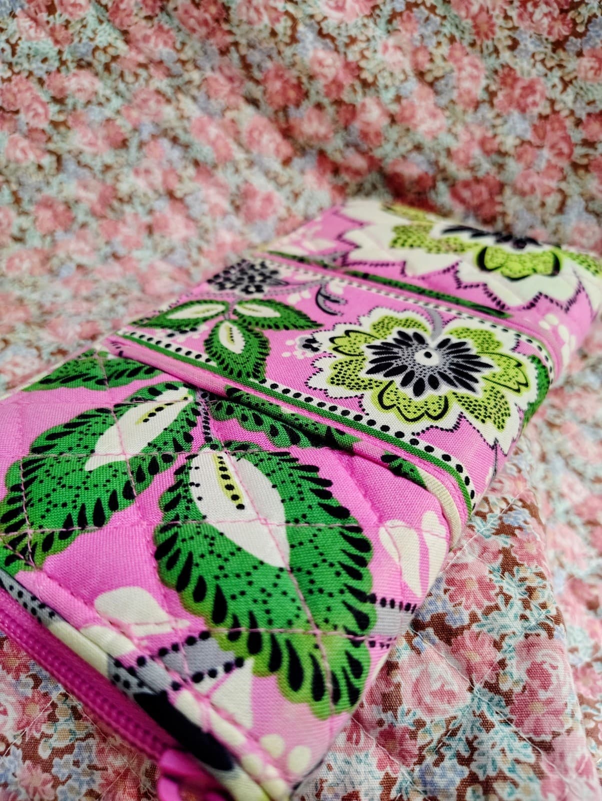 Vera Bradley zip wallet "Priscilla Pink" floral pattern - Thumbnail 7