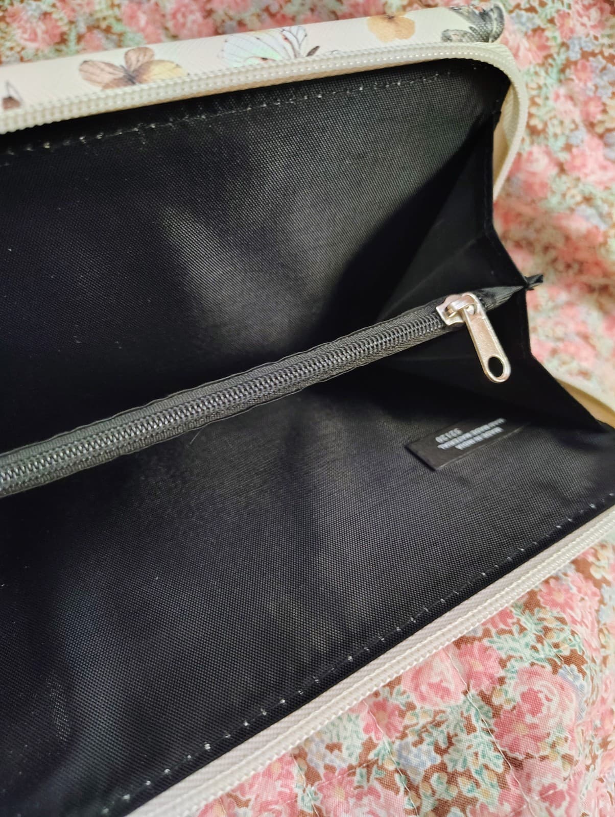 NWOT Cream Floral Wallet Wristlet - Thumbnail 7