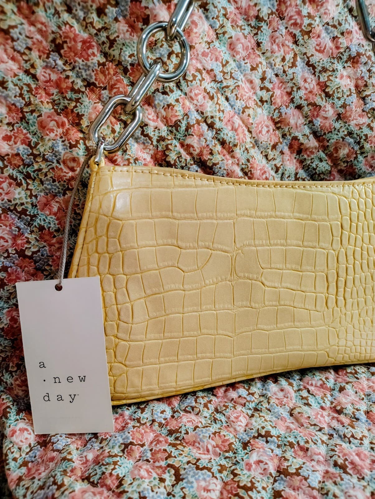 A New Day Womens Purse Yellow Chain NWT - Thumbnail 2