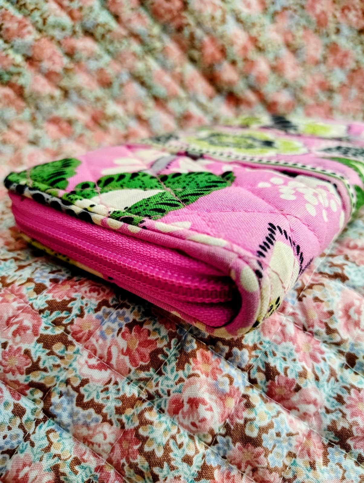 Vera Bradley zip wallet "Priscilla Pink" floral pattern - Thumbnail 4