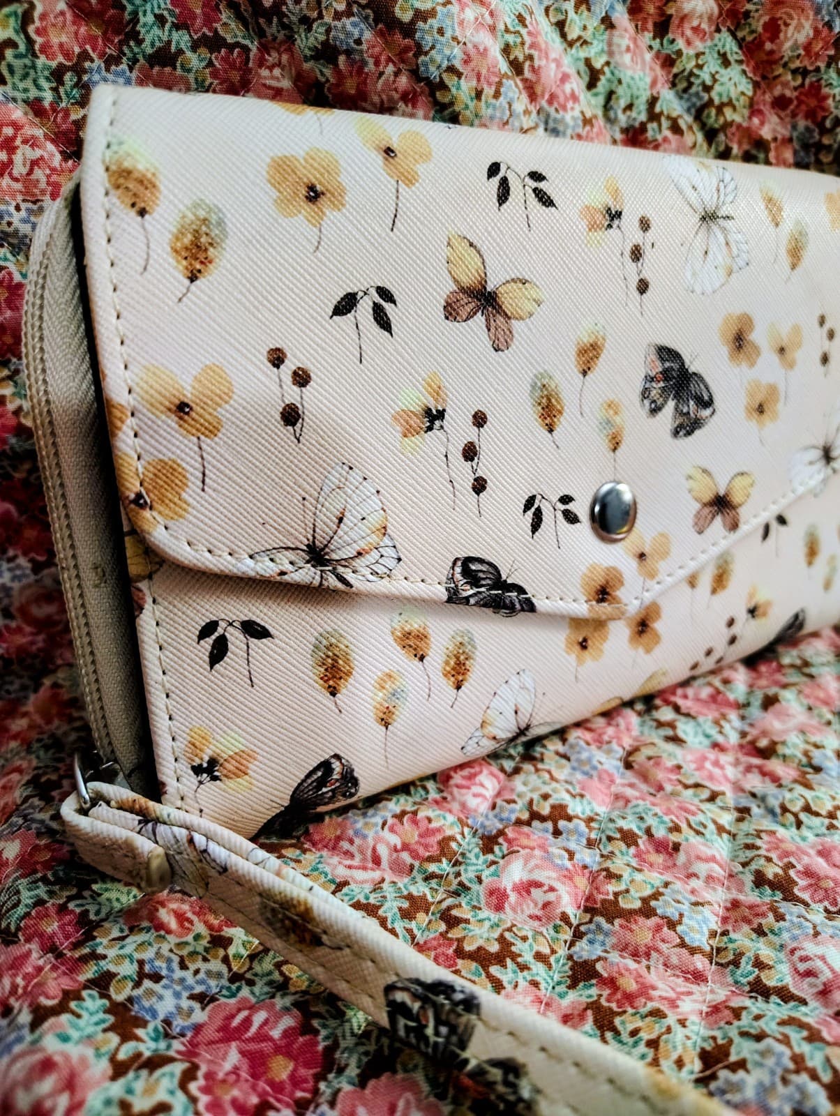 NWOT Cream Floral Wallet Wristlet - Thumbnail 4