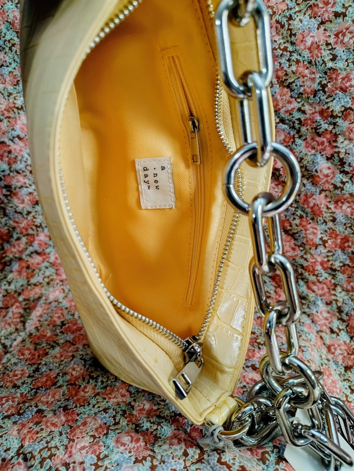 A New Day Womens Purse Yellow Chain NWT - Thumbnail 9