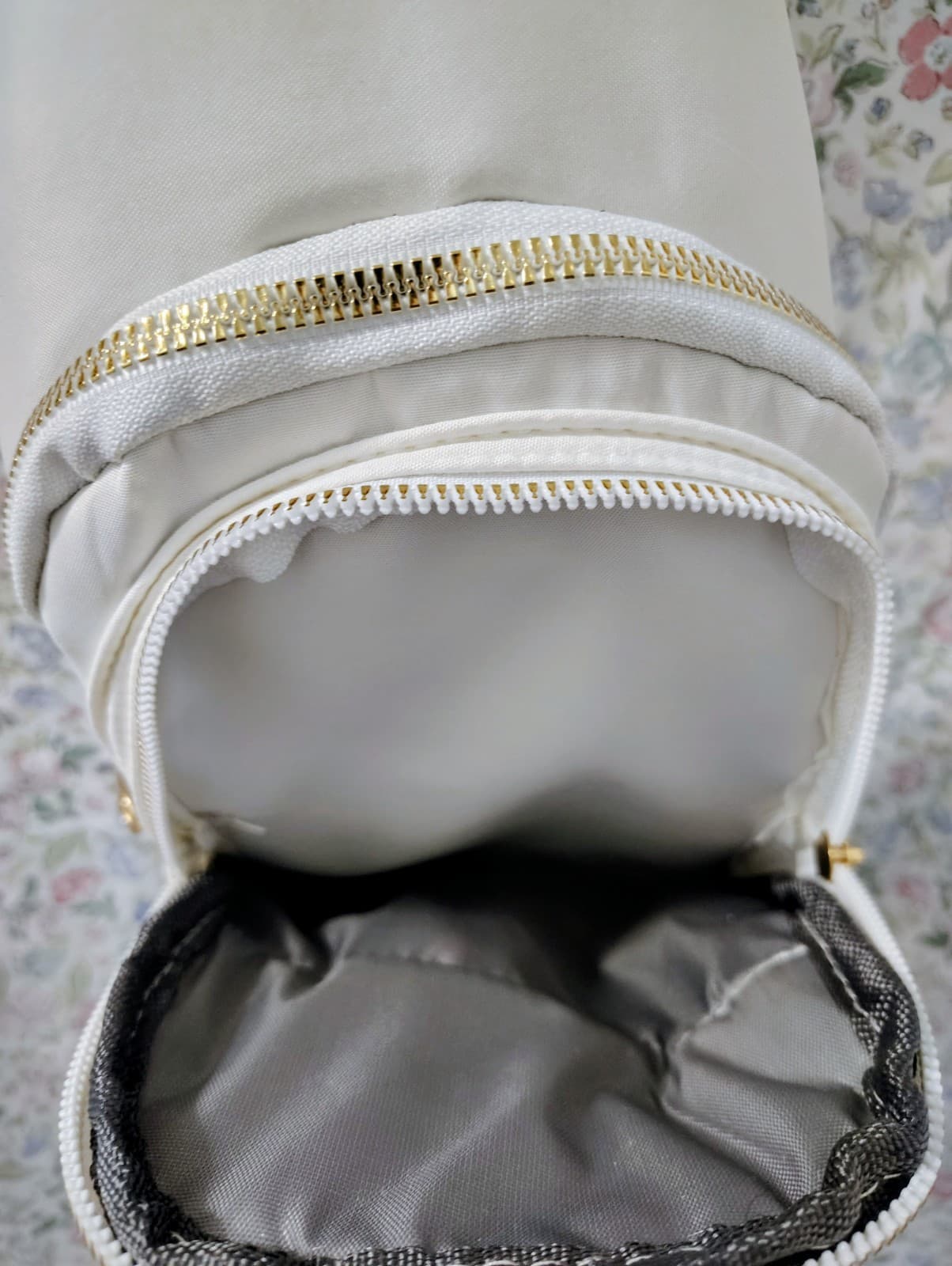 NWOT Quilted White Sling Backpack - Thumbnail 5