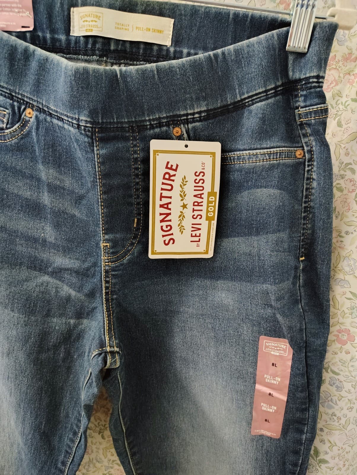 Levi's Skinny Jeans Pull On, Women's 8 Long - Thumbnail 2