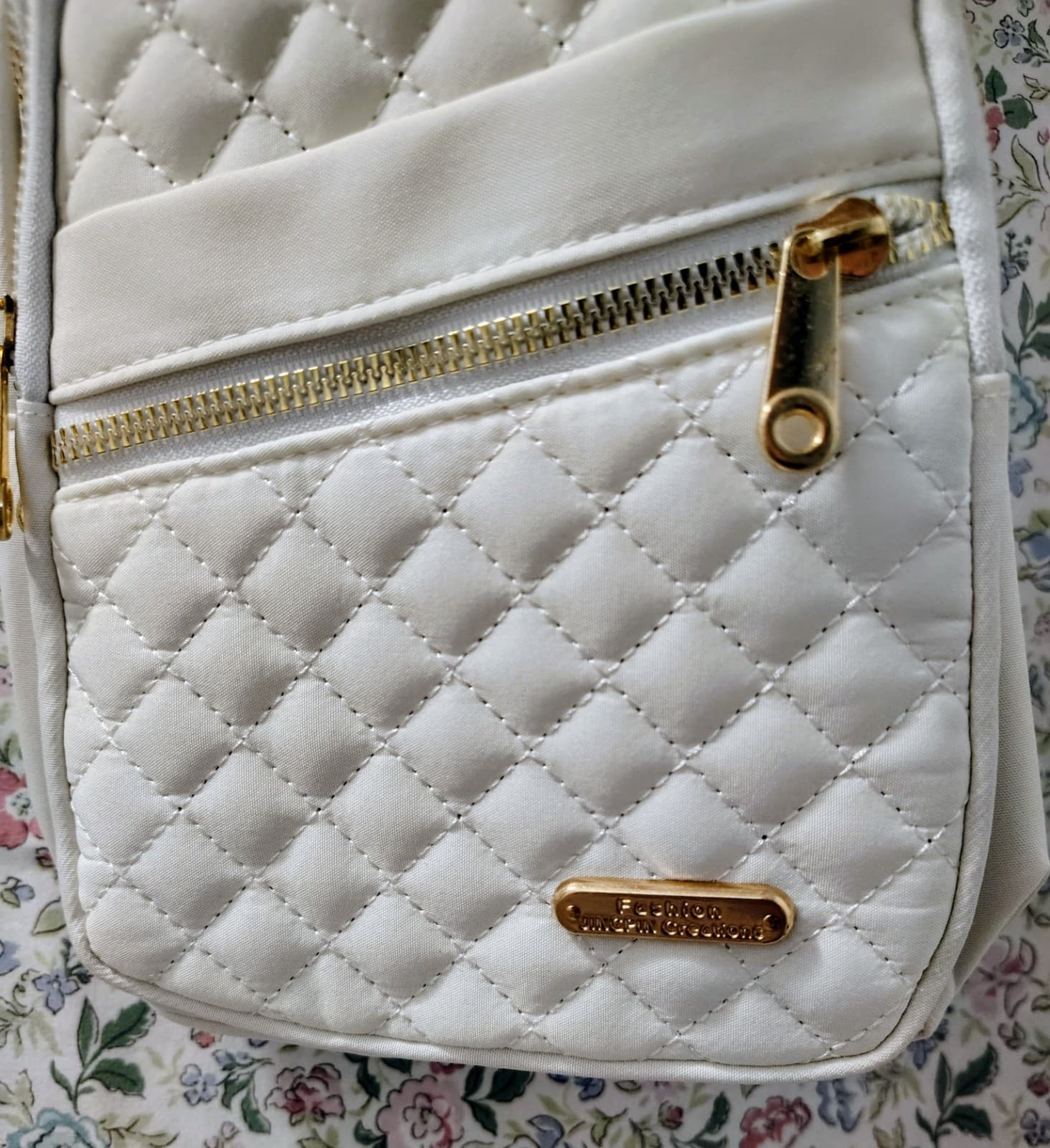 NWOT Quilted White Sling Backpack - Thumbnail 2