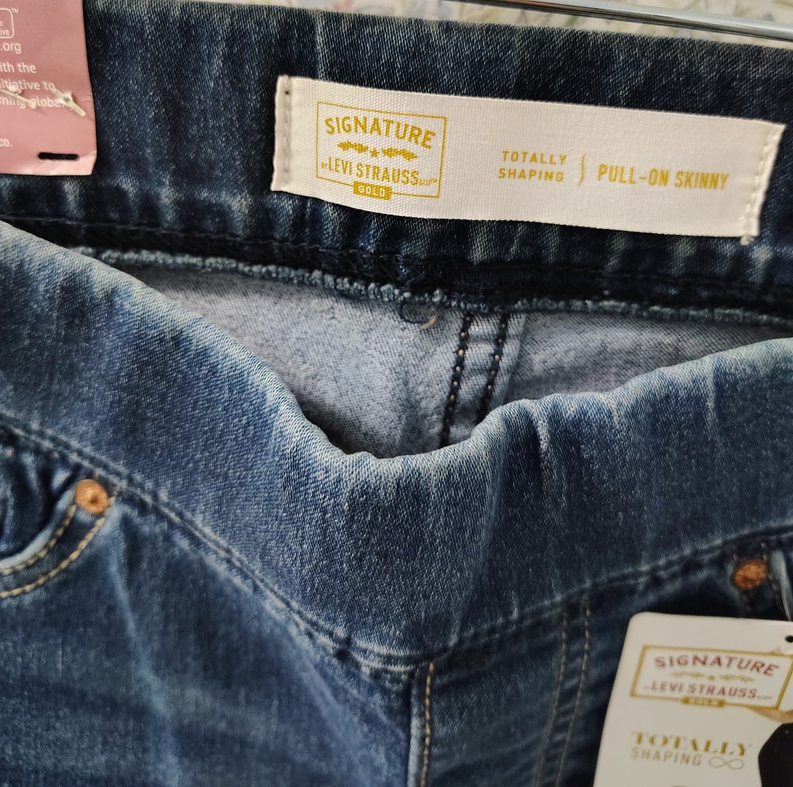 Levi's Skinny Jeans Pull On, Women's 8 Long - Thumbnail 4