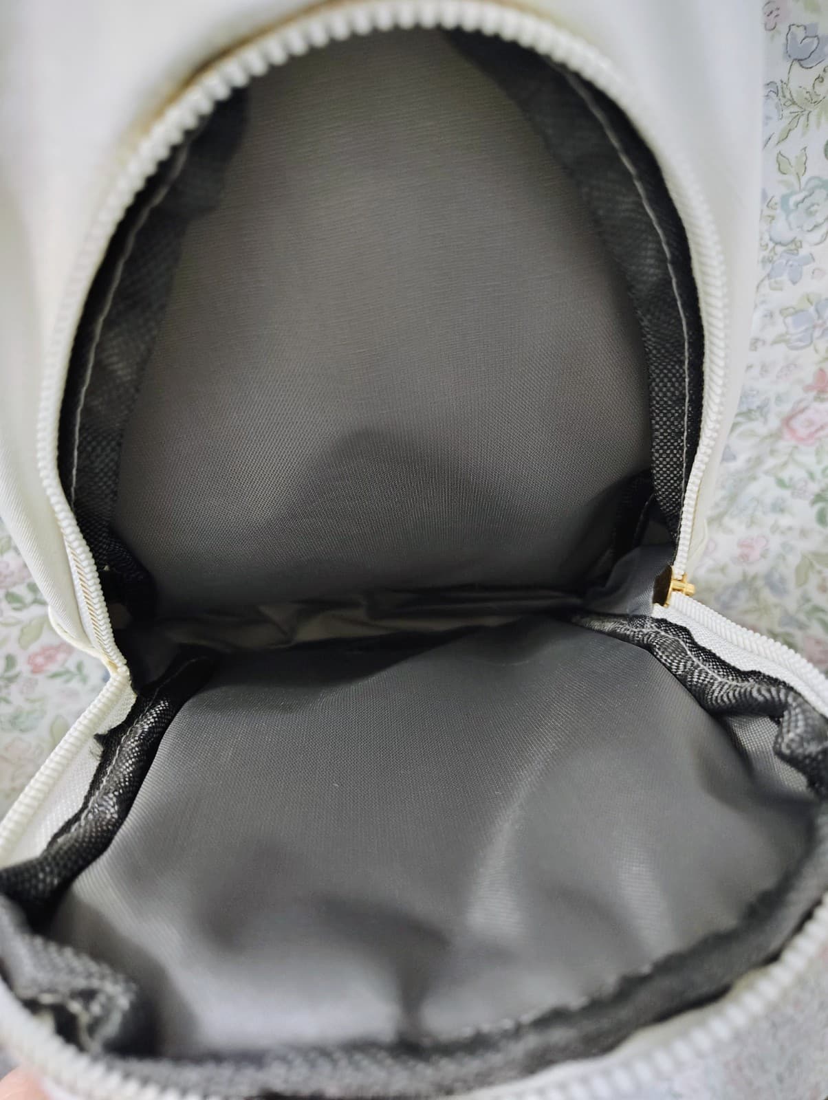 NWOT Quilted White Sling Backpack - Thumbnail 4