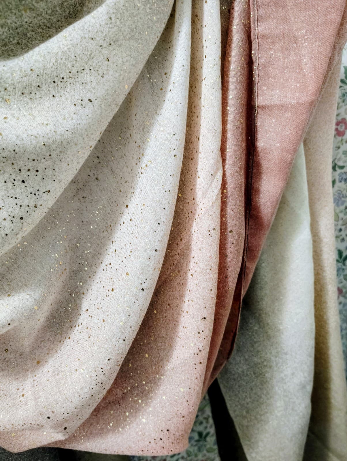 Eyeful Glittery Scarf NWT Pink Gray - Thumbnail 3