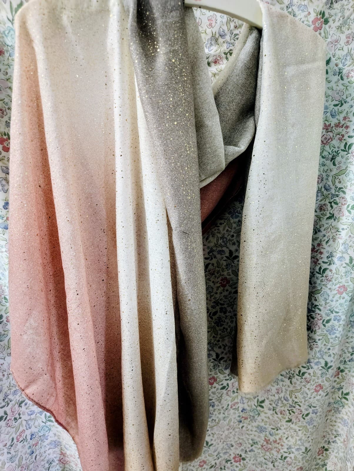 Eyeful Glittery Scarf NWT Pink Gray - Thumbnail 2
