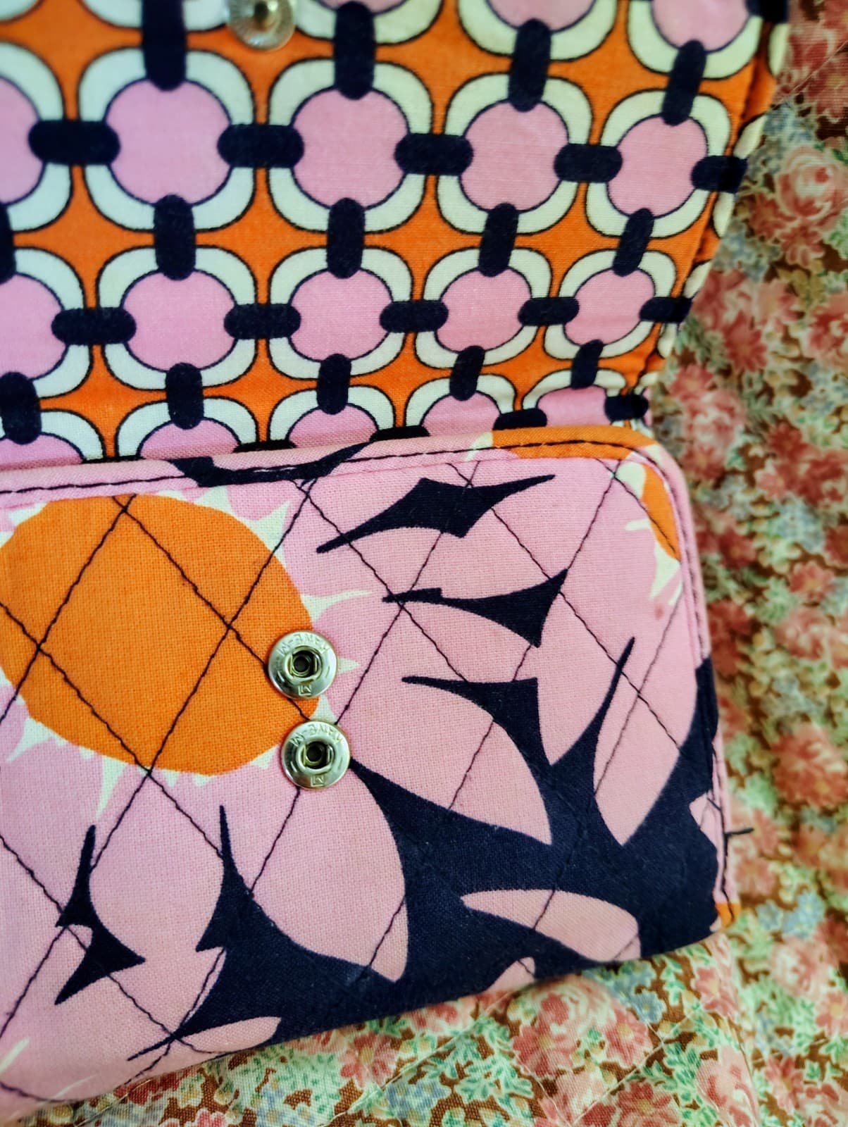 Vera Bradley "Love Me Daisy" quilted wallet - Thumbnail 4