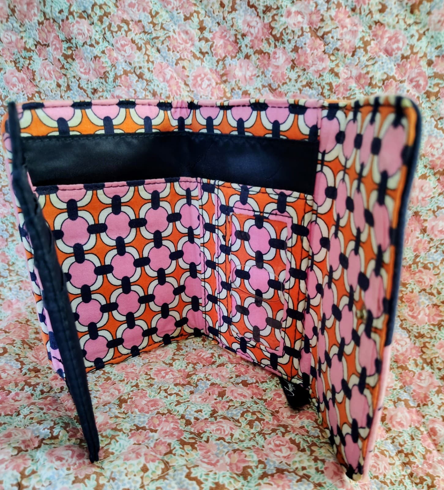 Vera Bradley "Love Me Daisy" quilted wallet - Thumbnail 7