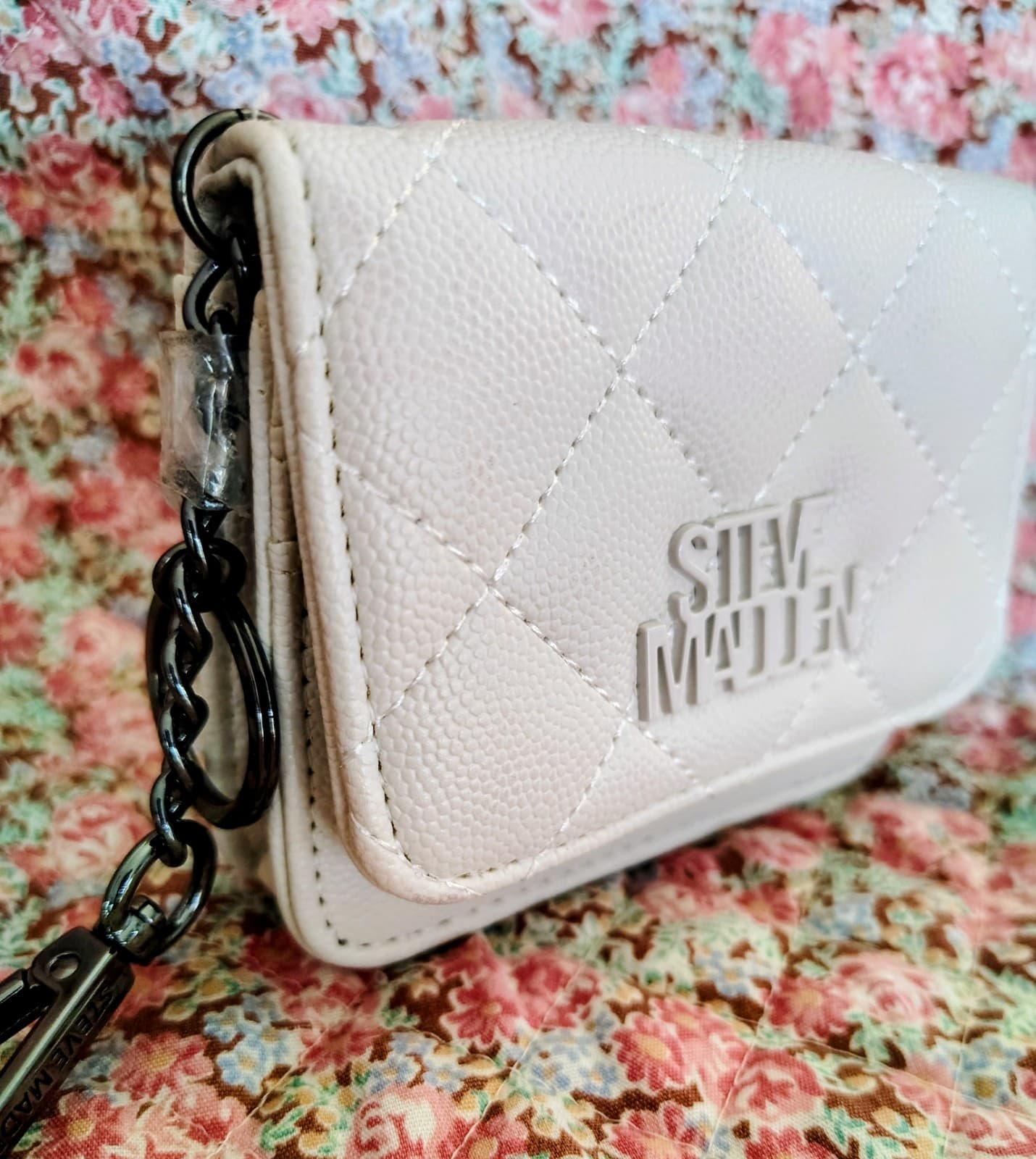 Steve Madden White Keychain Quilted Wallet NWOT - Thumbnail 3