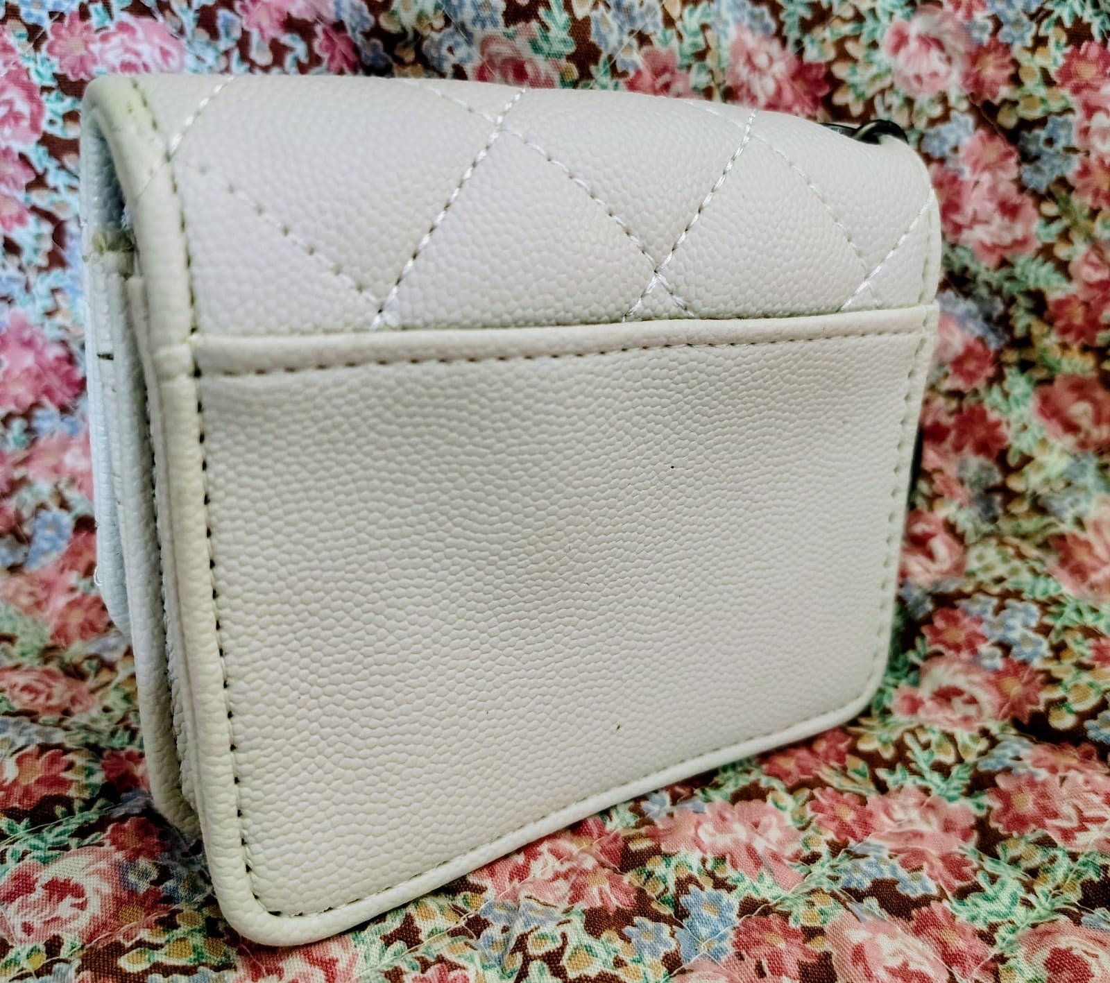 Steve Madden White Keychain Quilted Wallet NWOT - Thumbnail 6