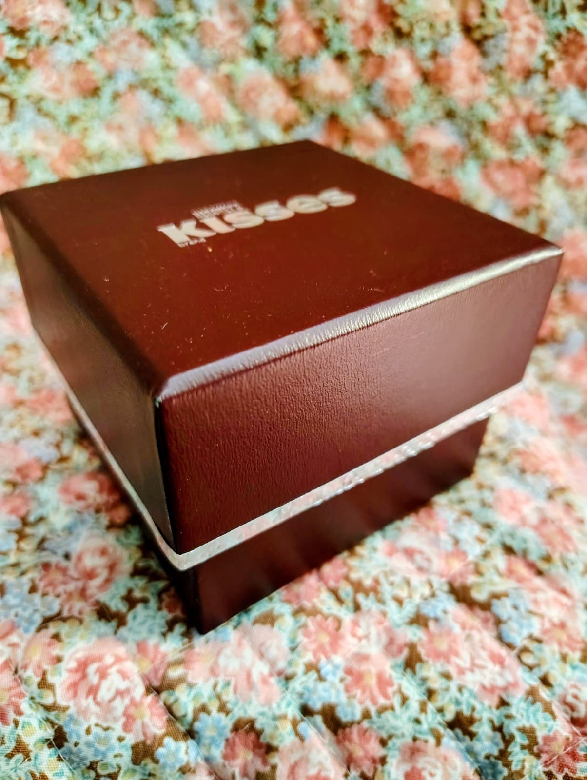 NWT NIB Hershey Kiss watch features a rose gold-toned band MSRP 150 - Thumbnail 6