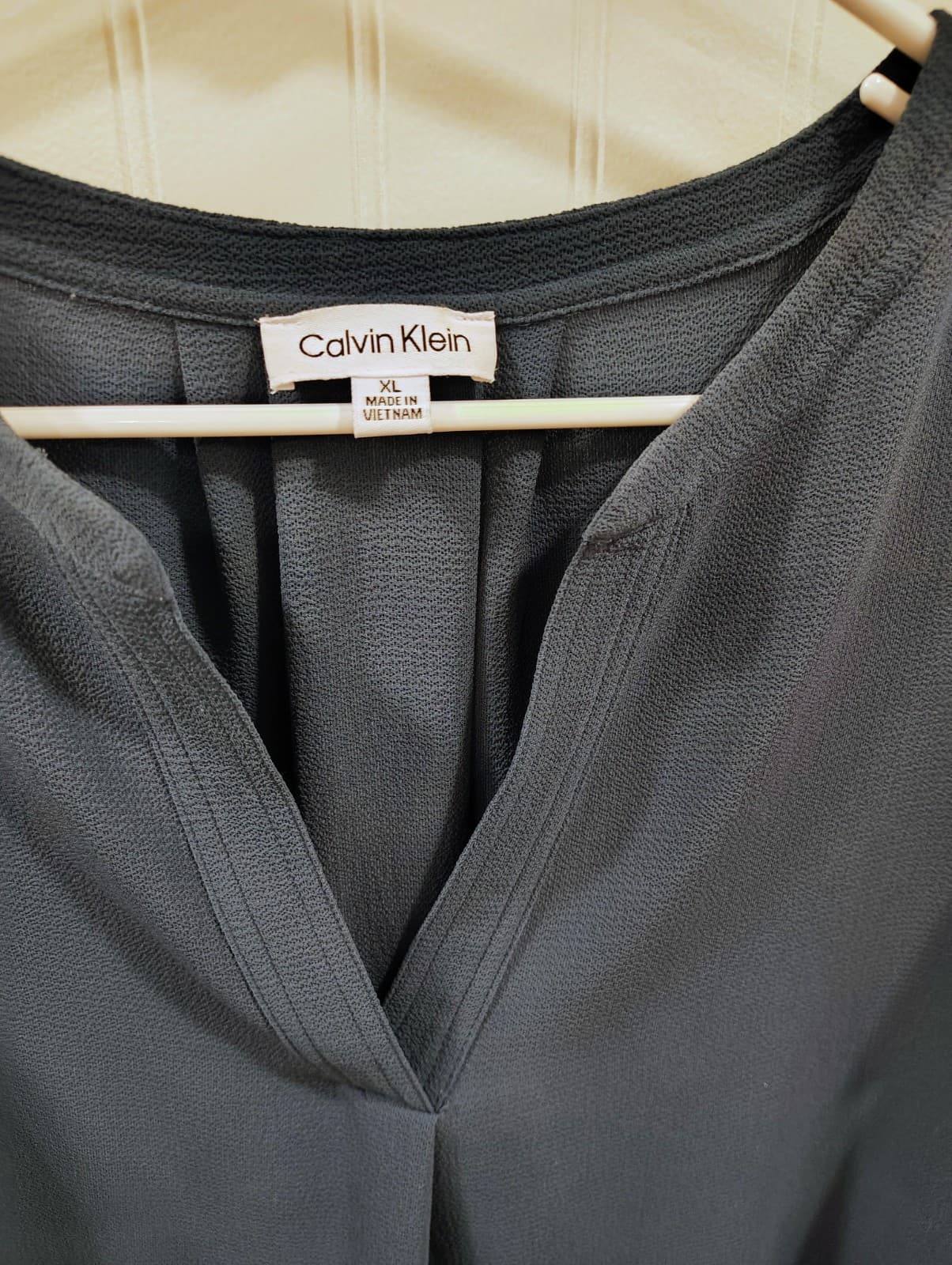 Calvin Klein Navy Blue Blouse EUC XL V Neck - Thumbnail 2