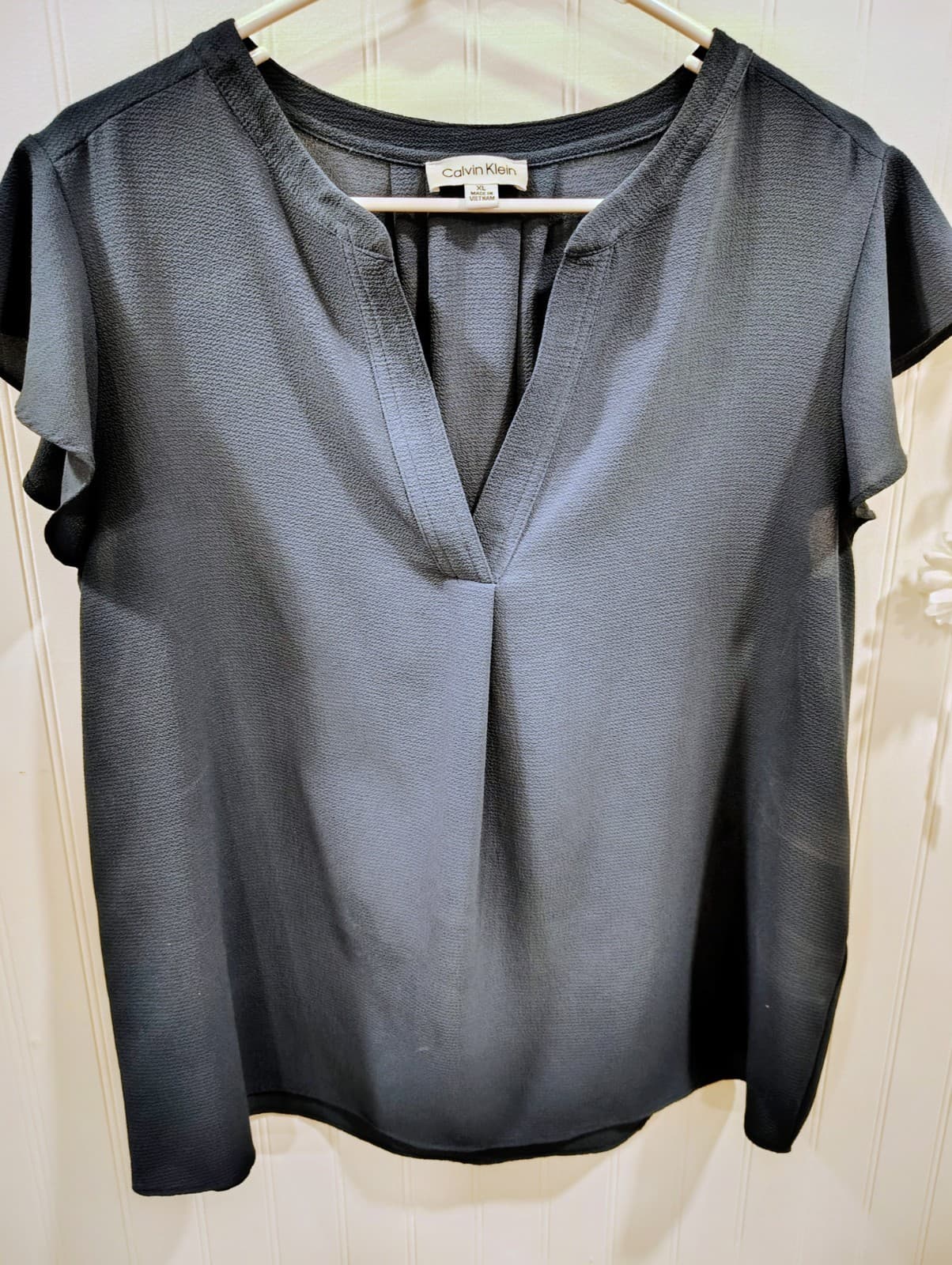 Calvin Klein Navy Blue Blouse EUC XL V Neck