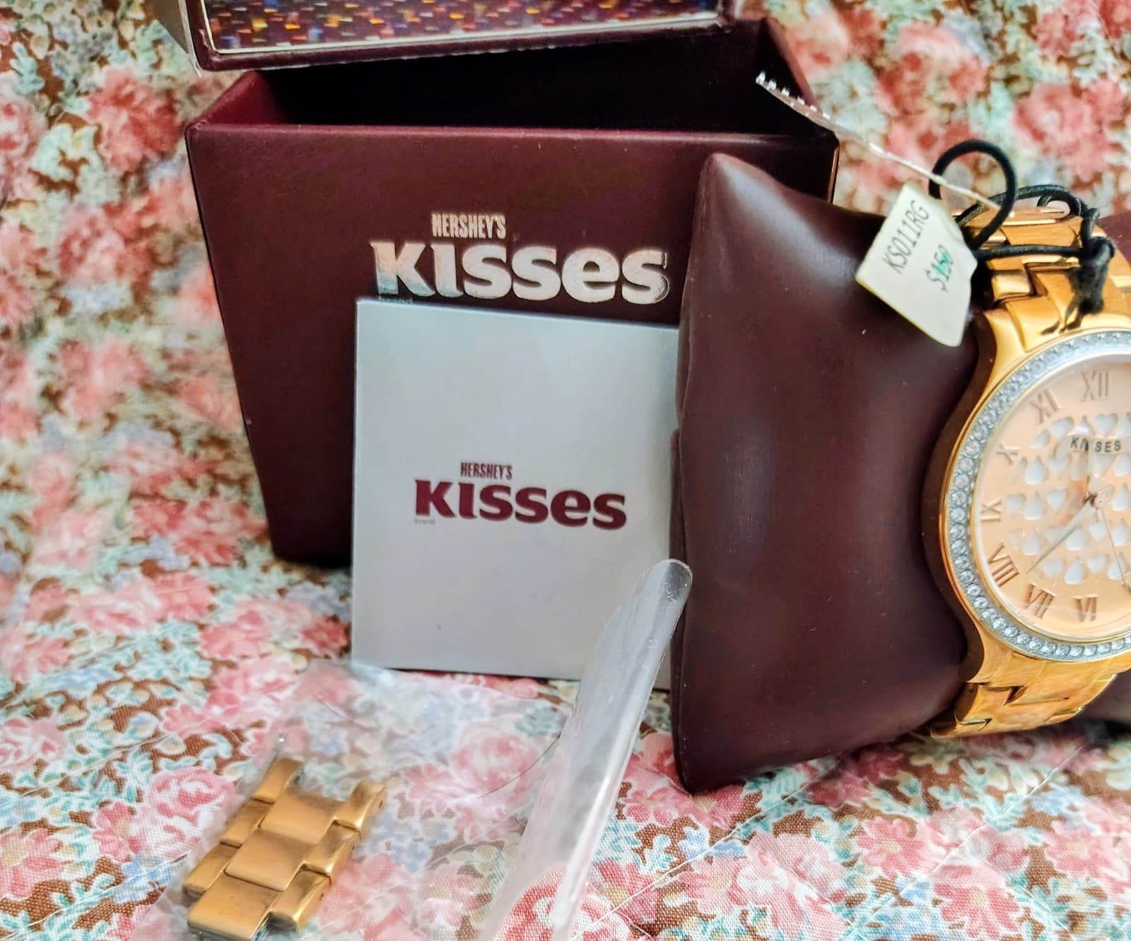 NWT NIB Hershey Kiss watch features a rose gold-toned band MSRP 150 - Thumbnail 3
