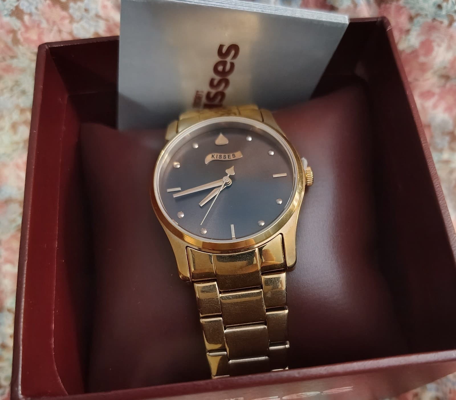 Hershey's Kisses Chocolate Gold Collectible Watch NWT NIB MSRP $100 - Thumbnail 3
