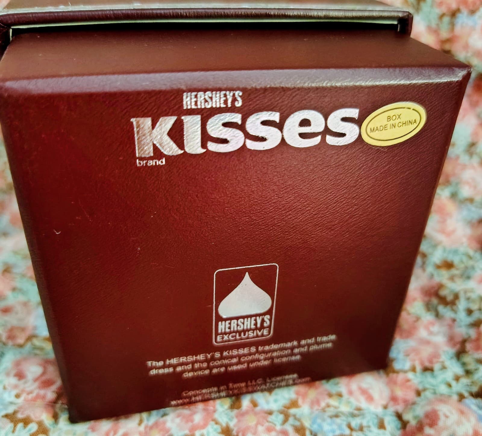 NWT NIB Hershey Kisses Silver Stainless Steel Watch MSRP 140 - Thumbnail 10