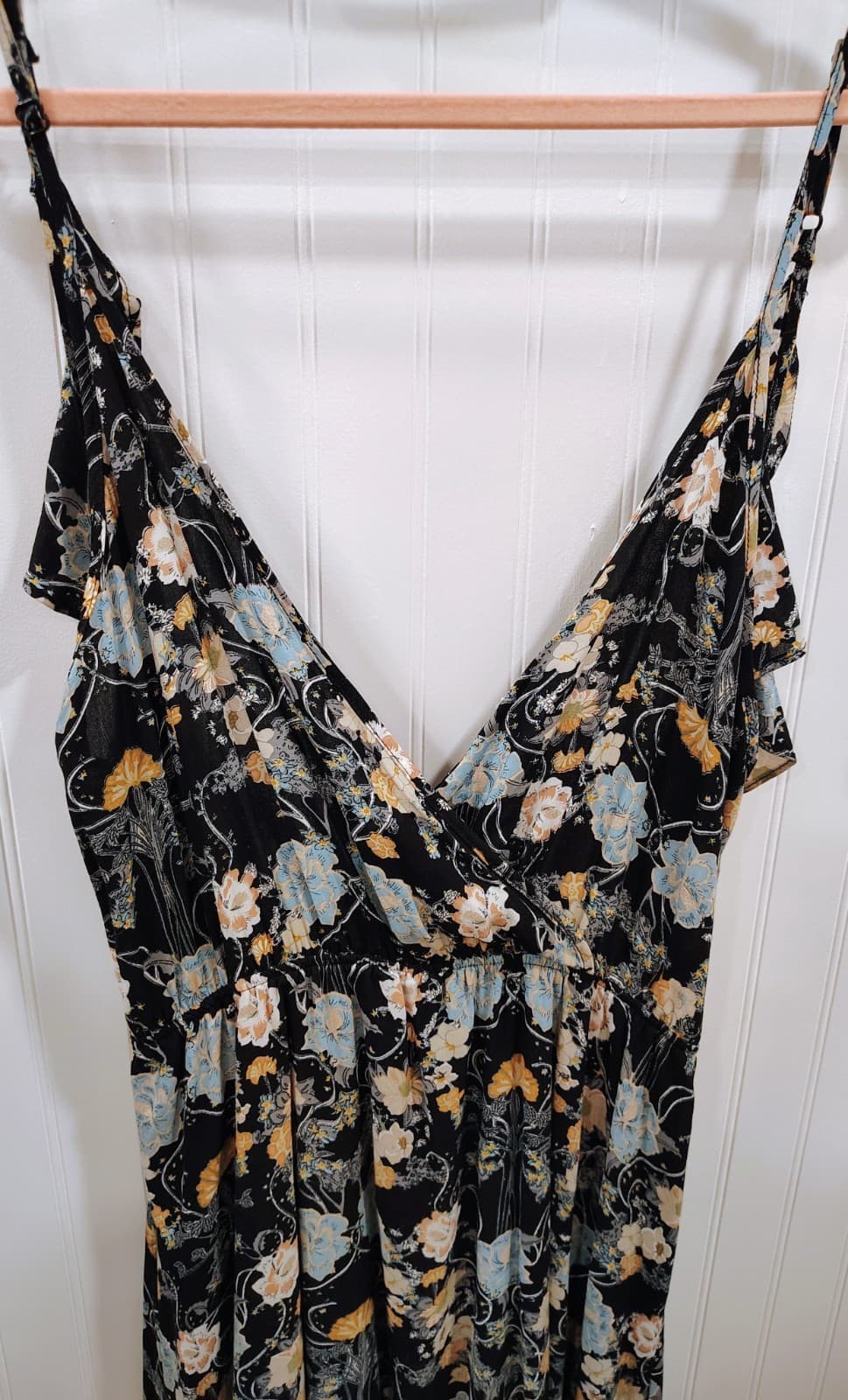 Listicle Women's Dress, Ruffled, Layered, Halter Front, Open Back, Large EUC - Thumbnail 2