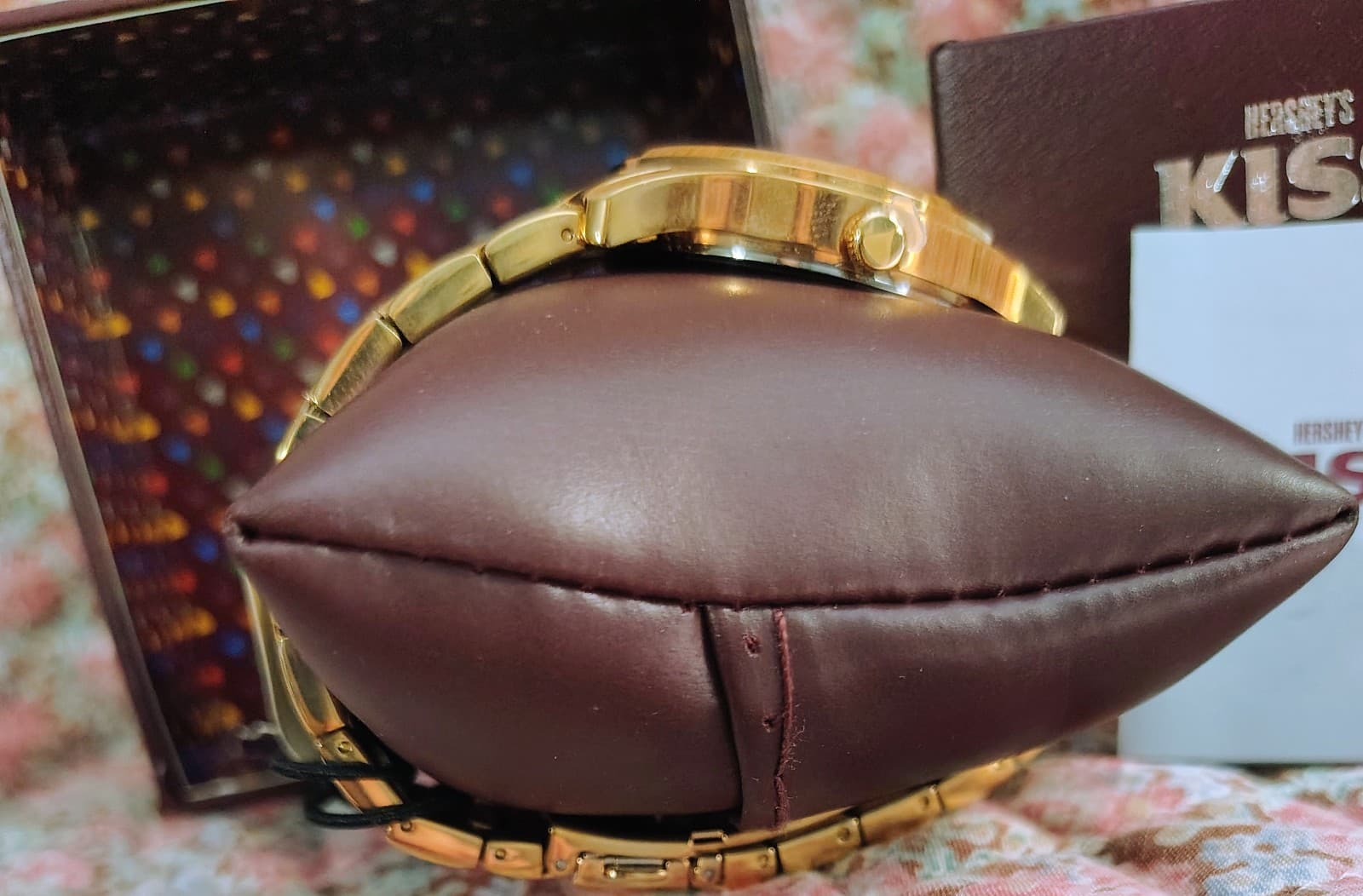 Hershey's Kisses Chocolate Gold Collectible Watch NWT NIB MSRP $100 - Thumbnail 7