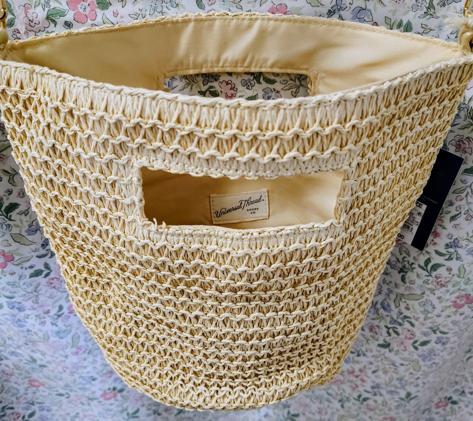 NWT Universal Thread brand tote bag beige woven straw - Thumbnail 2