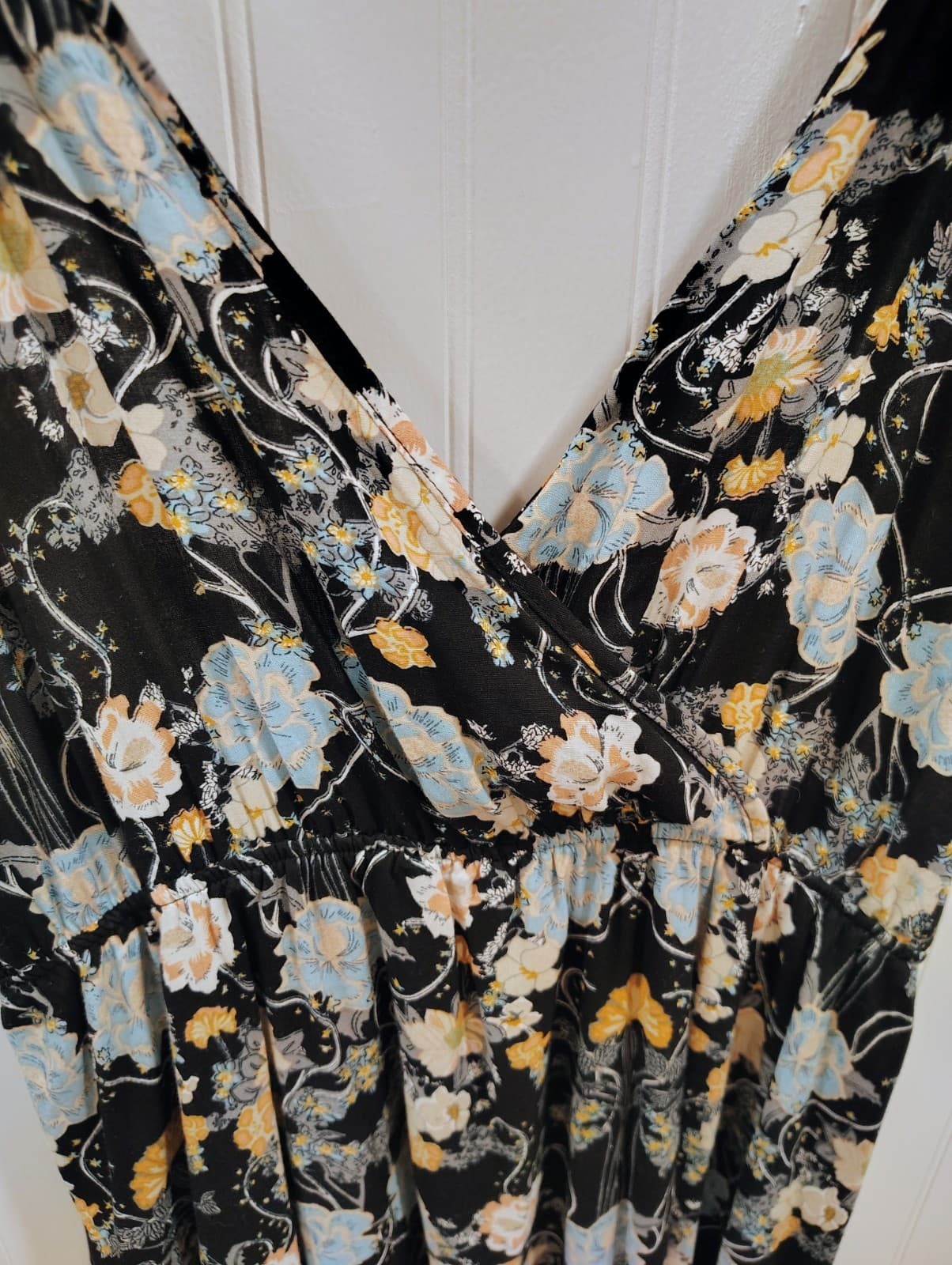Listicle Women's Dress, Ruffled, Layered, Halter Front, Open Back, Large EUC - Thumbnail 3