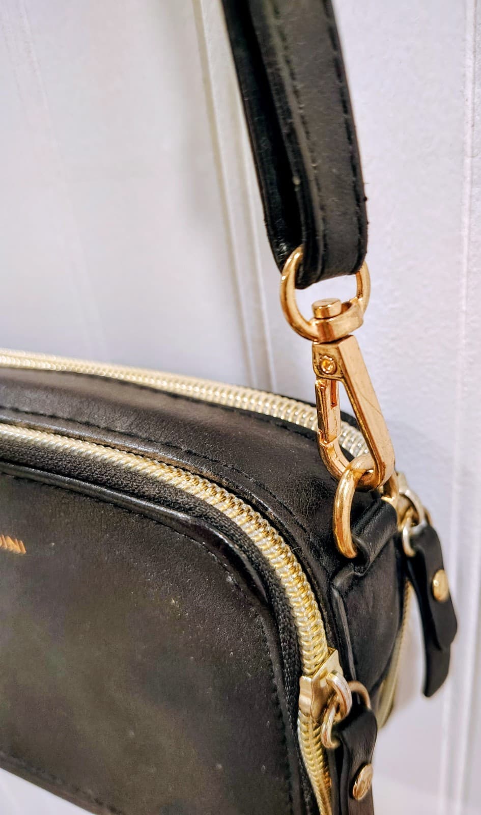 Adrienne Vittadini Studio Black Crossbody Bag Purse GUC - Thumbnail 5