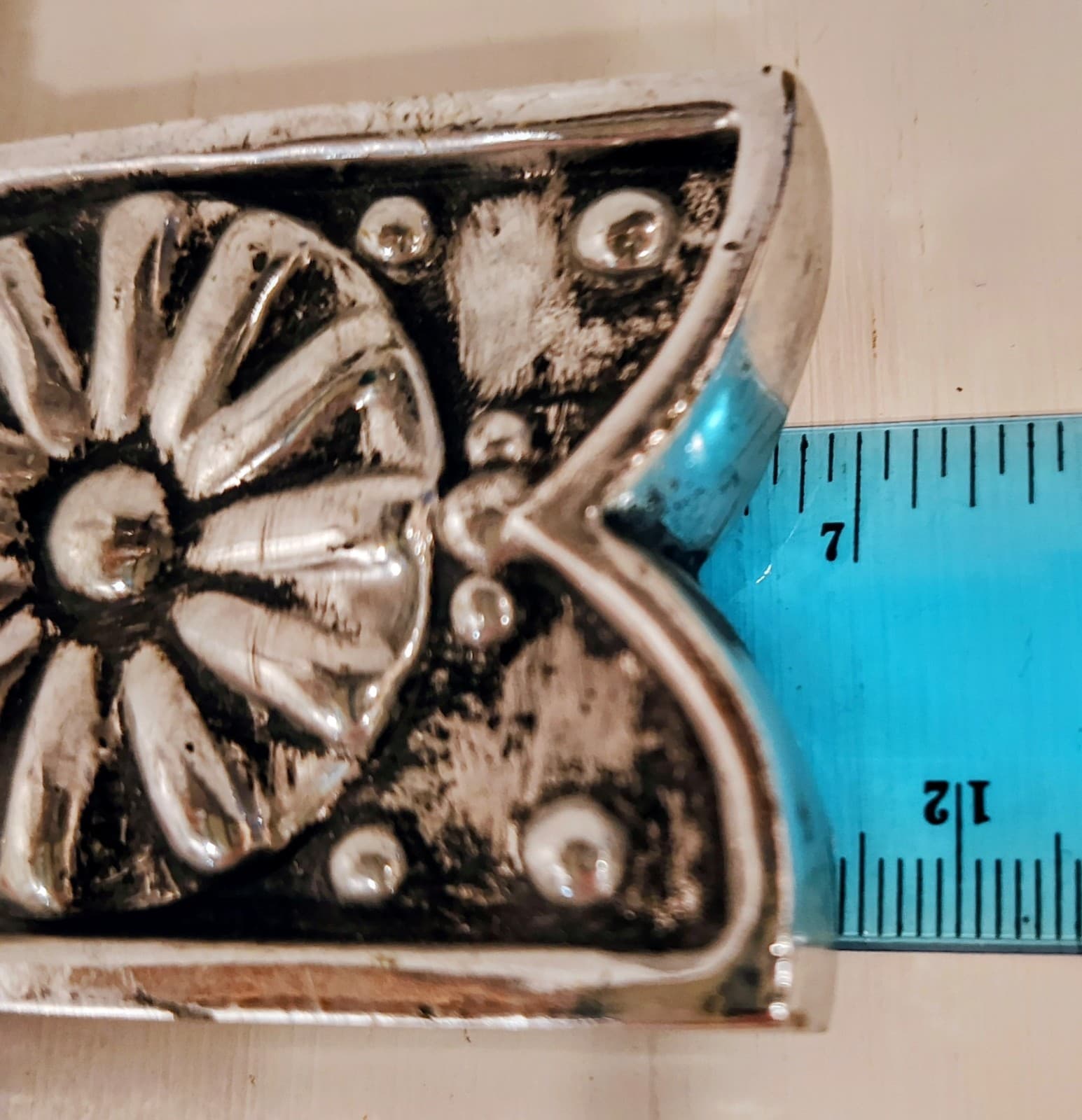 Ornate Religious Cross Wall Hanging Silver Chrome Resin Floral Design 11" EUC - Thumbnail 7