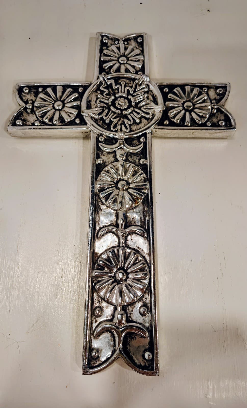 Ornate Religious Cross Wall Hanging Silver Chrome Resin Floral Design 11" EUC - Thumbnail 2