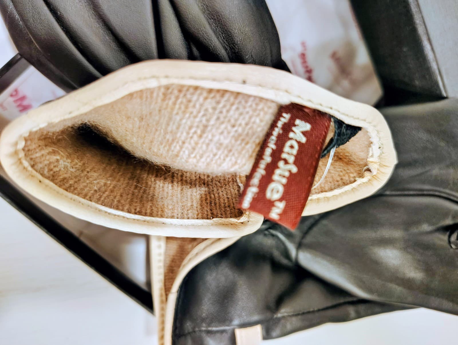 NIB Marsue Touchscreen Lambskin Leather Gloves, Cashmere Lining, Size Large NWT - Thumbnail 6