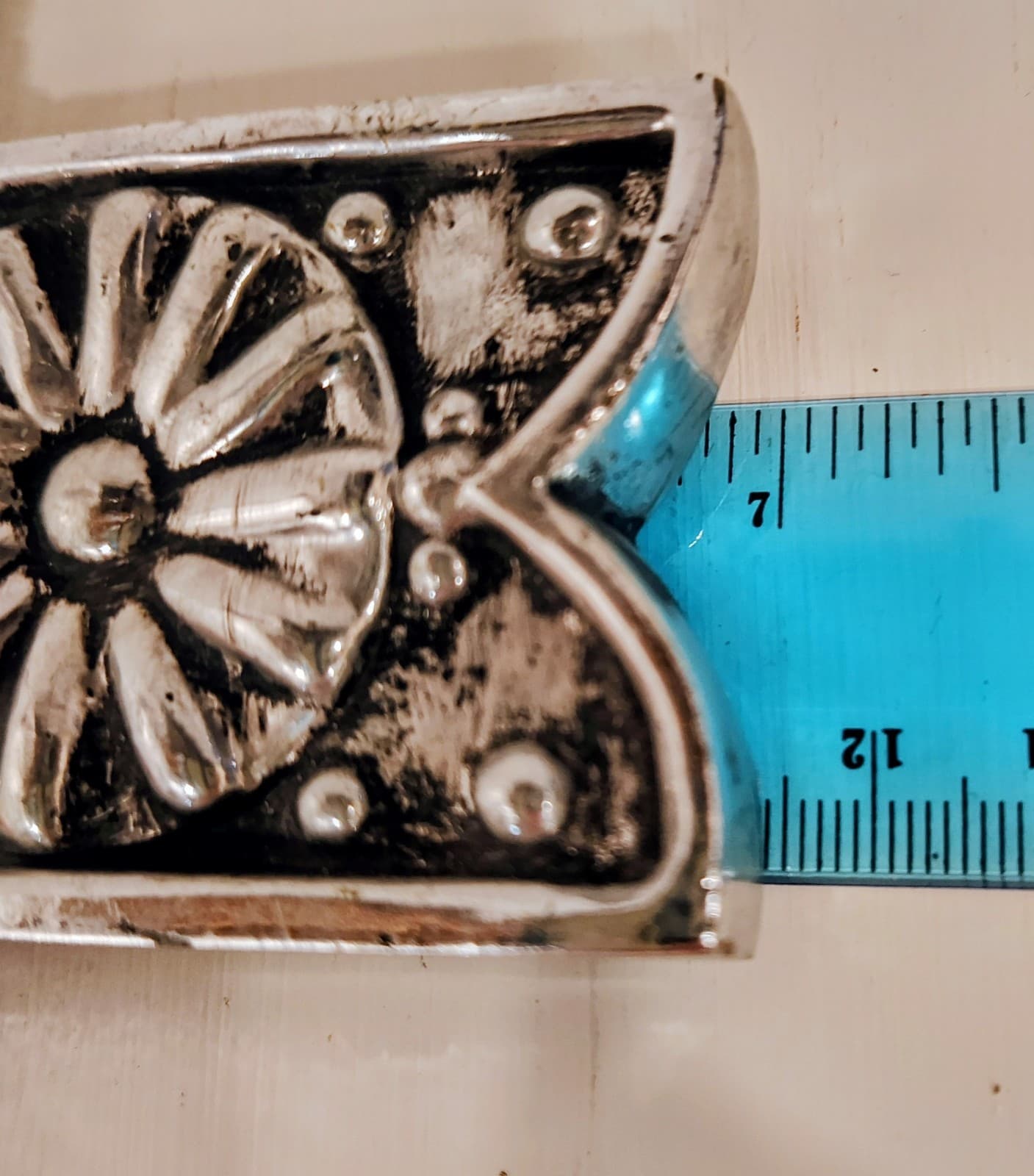 Ornate Religious Cross Wall Hanging Silver Chrome Resin Floral Design 11" EUC - Thumbnail 8