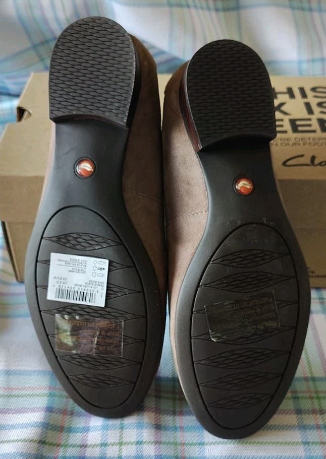 NIB Clarks Unstructured Beige Leather Shoes - Thumbnail 8