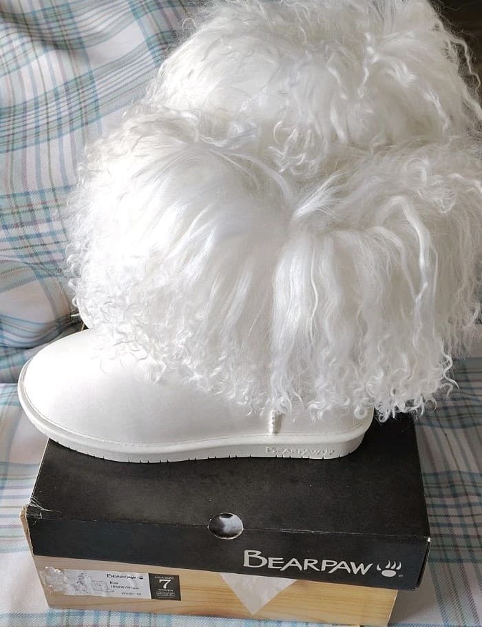 NIB Bearpaw Boo White Boots, Sheep Fur/Wool MSRP 250.00 - Thumbnail 5