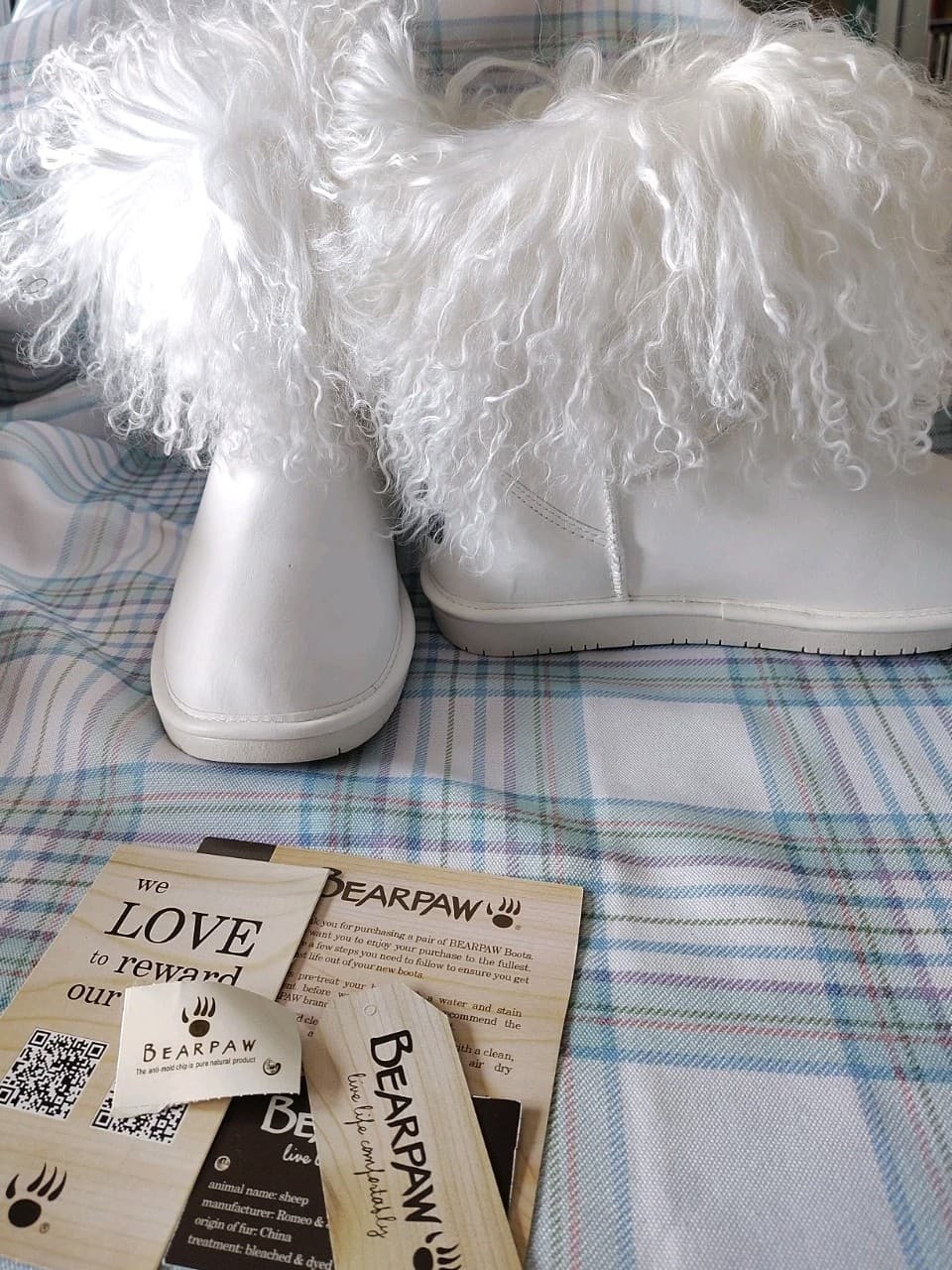NIB Bearpaw Boo White Boots, Sheep Fur/Wool MSRP 250.00 - Thumbnail 10