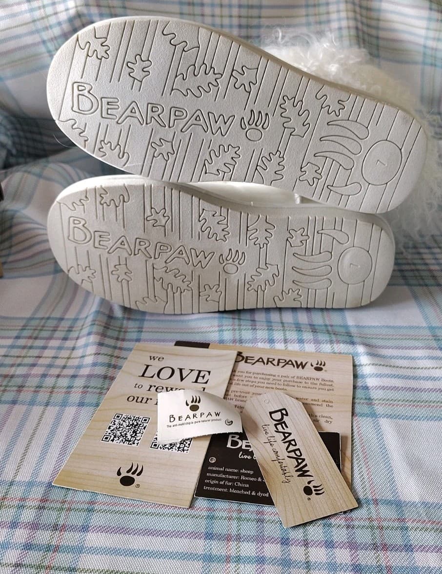 NIB Bearpaw Boo White Boots, Sheep Fur/Wool MSRP 250.00 - Thumbnail 11