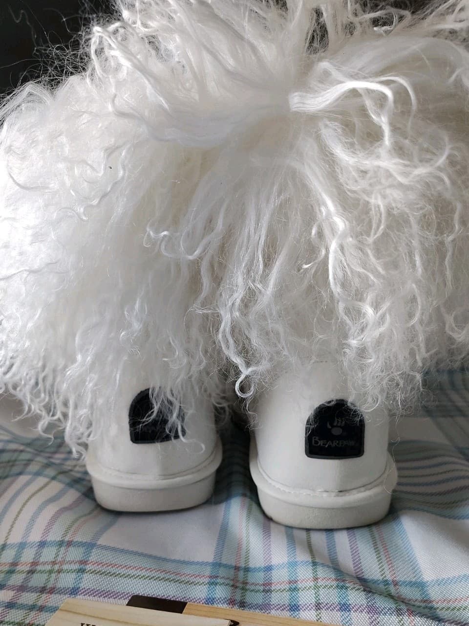 NIB Bearpaw Boo White Boots, Sheep Fur/Wool MSRP 250.00 - Thumbnail 6