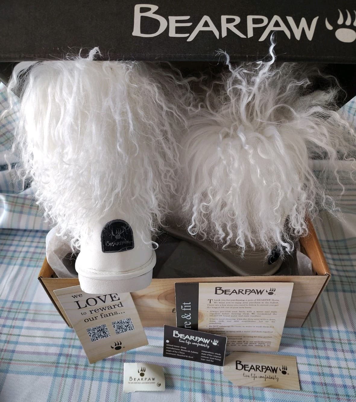 NIB Bearpaw Boo White Boots, Sheep Fur/Wool MSRP 250.00 - Thumbnail 2
