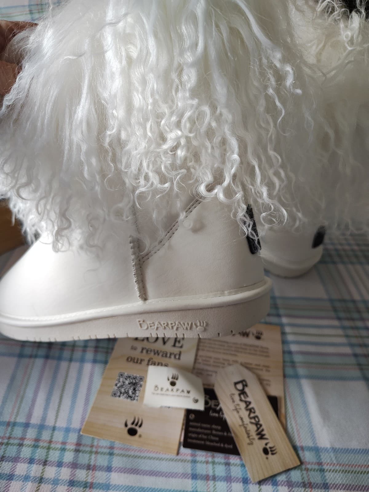 NIB Bearpaw Boo White Boots, Sheep Fur/Wool MSRP 250.00 - Thumbnail 13