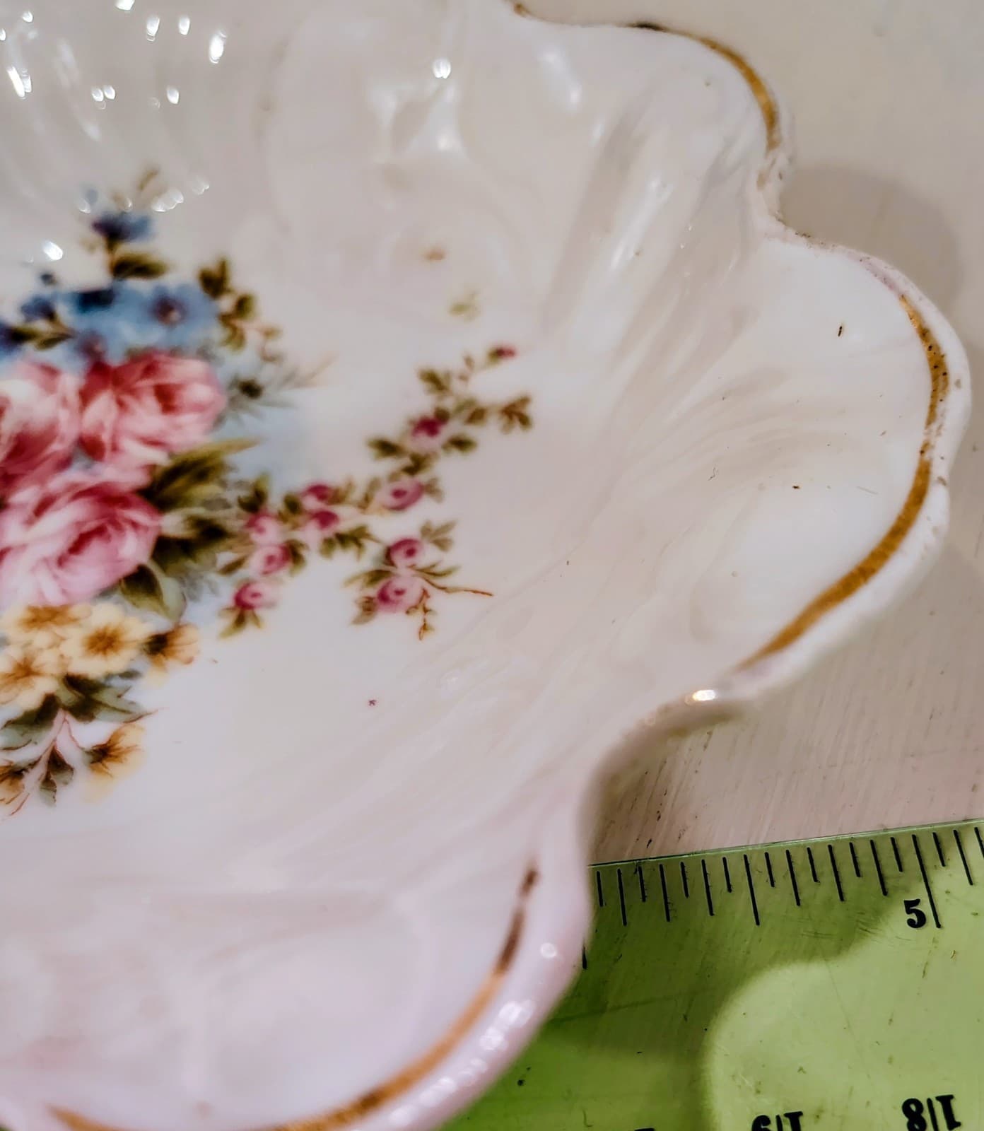 Vintage Hand-Painted Leaf with Floral Design Trinket Dish Trimmed in Gold - Thumbnail 8